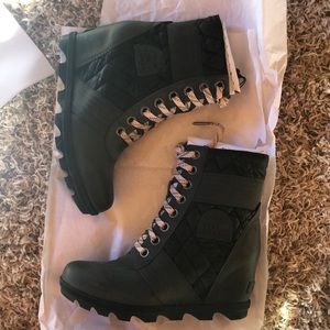 NWT SORELS Lexie Wedge